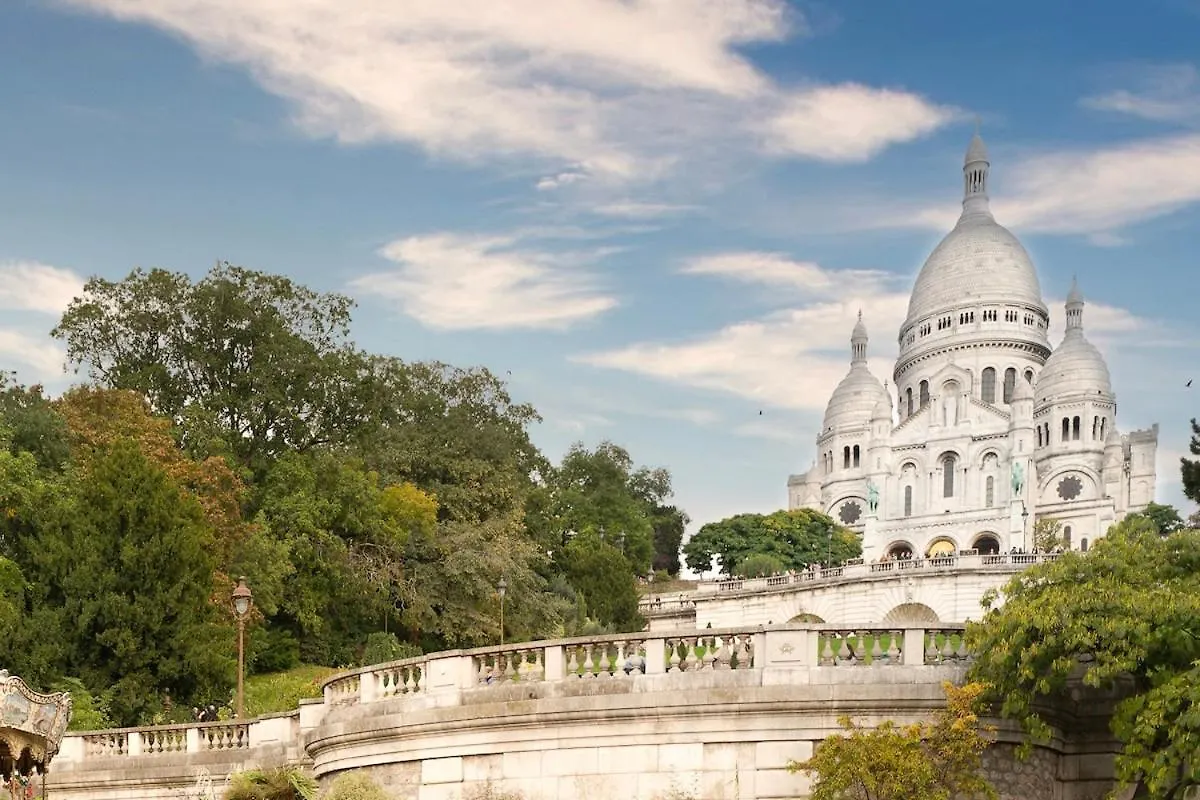 Lovely Studio In The Heart Of Montmartre Paris France